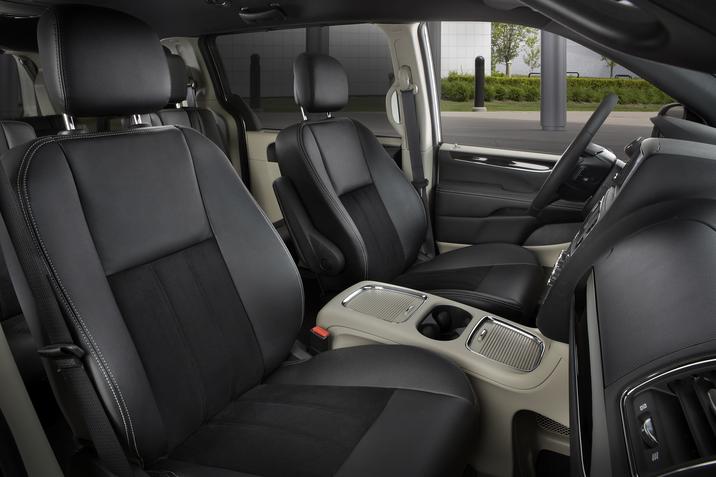 2019 Dodge Grand Caravan Front Interior Seating Picture